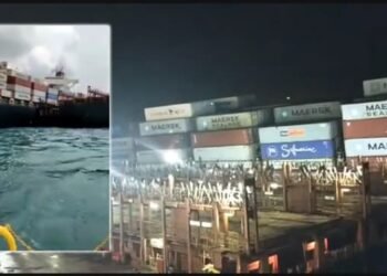 Video: Containership Tina I Collides With Grounded Iranian Vessel