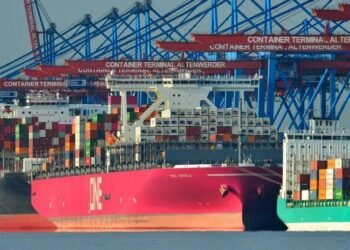ONE Line Container Vessel ‘ONE AQUILA’ Suffers Container Collapse