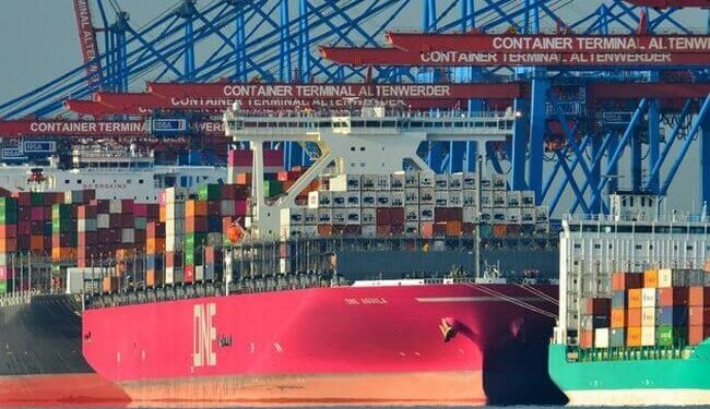 ONE Line Container Vessel ‘ONE AQUILA’ Suffers Container Collapse