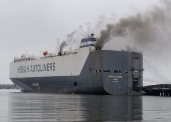 Fire Fighters Injured Battling Blaze on Car Carrier in Jacksonville