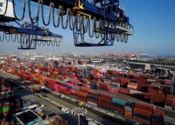 Port of Los Angeles Volumes Plunge 30% in March