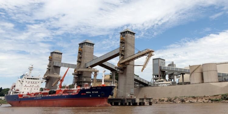 Parched Parana River Likely to Hit Argentine Grain Exports Through September Parched Parana River Likely to Hit Argentine Grain Exports Through September