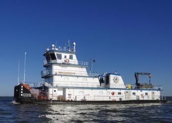 Stephanie Pasentine towboat