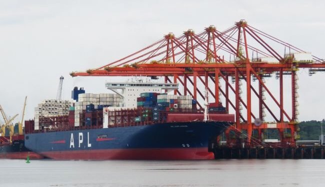 APL Esplanade Becomes The Largest Vessel Ever To Arrive In Colombia