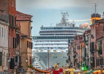 'David vs Goliath' - Venice Ban May not End Cruise Ship Battle