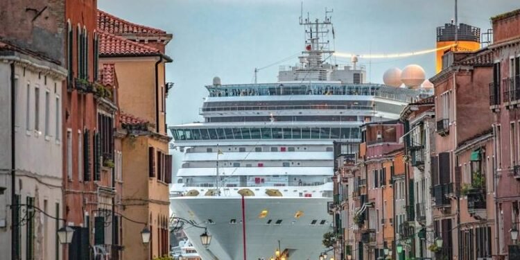 'David vs Goliath' - Venice Ban May not End Cruise Ship Battle