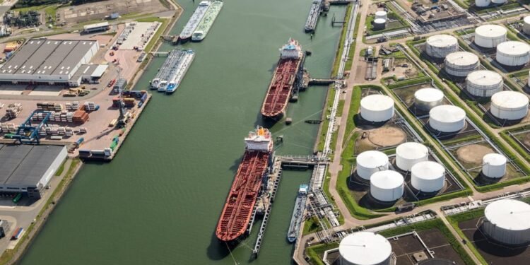 oil storage tankers