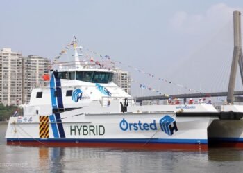 Incat Crowther 35s Become The First Large Hybrid CTVs In Service
