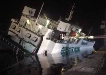 Ro-ro takes on water and sinks killing one and injuring six