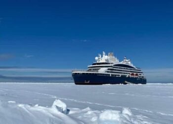 World’s First Hybrid-Electric Expedition Vessel Reaches North Pole