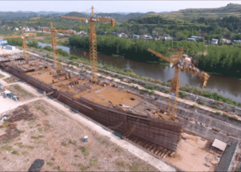 Life-Size Replica Of Titanic Continues To Rust In China For 7 Years