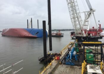 Pile-Driving Kicks Off Golden Ray Wreck Removal in Georgia