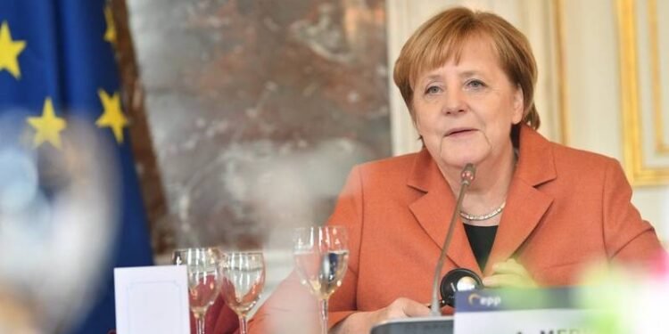 Ukraine to Remain Transit Country for Russian Gas Despite Nord Stream 2, Merkel Assures