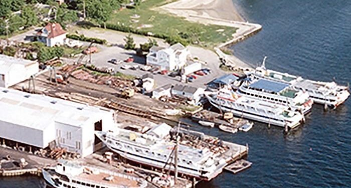 Blount Boats signs up with Green Marine image description