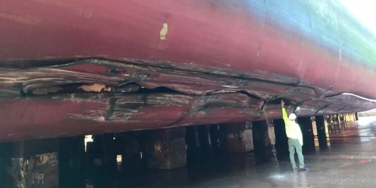 MAIB: Seatruck Performance Grounded After Late Turn from ‘Nervous’ New Master