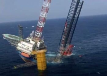 Video: 4 Missing After Wind Farm Installation Vessel Capsizes Off Chinese Coast