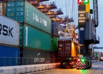 UK’s Largest Container Port Makes Major Decarbonisation Investment