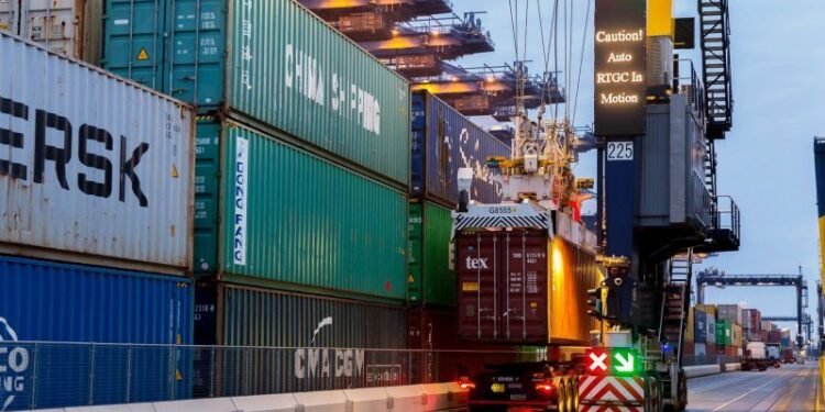 UK’s Largest Container Port Makes Major Decarbonisation Investment