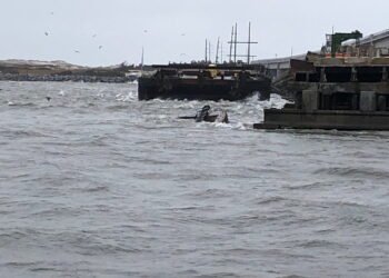Capsized Tug Spills Diesel in Oregon Inlet, North Carolina