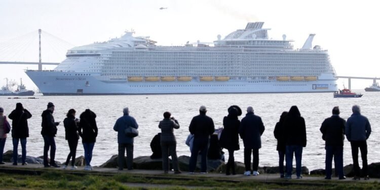 world's largest cruise ship Symphony of the Seas