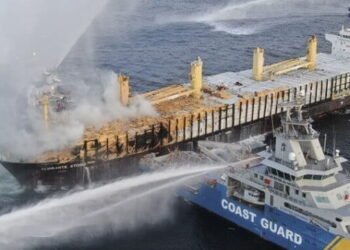 bulker with cargo fire to be moved to port