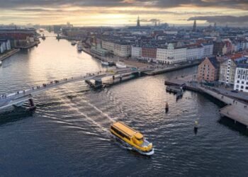 Damen’s All-Electric Ferry Nominated For 2021 KNVTS Ship Of The Year Award