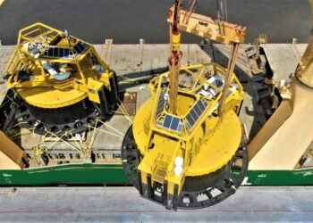 AAL Delivers 680 Mt Of Floating Buoys To Offshore Anchorage In Persian Gulf