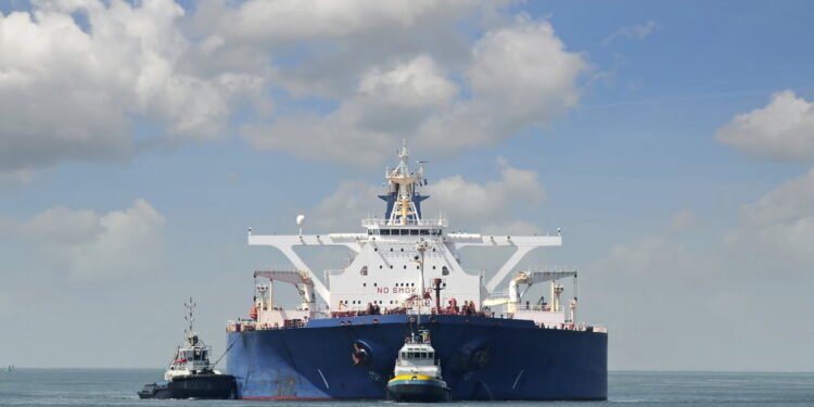 oil tanker photo