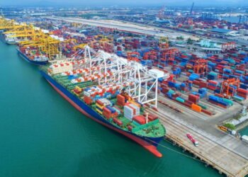 container terminal at port