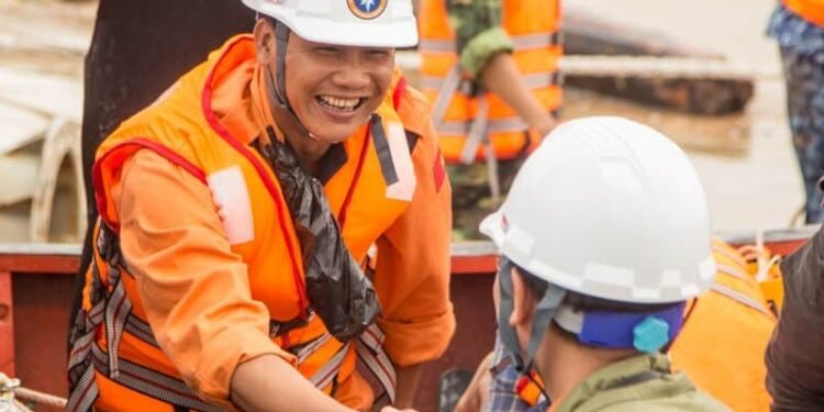 SAR Officer From Vietnam Risked His Own Life To Save 12 Others; Awarded For Exceptional Bravery At Sea