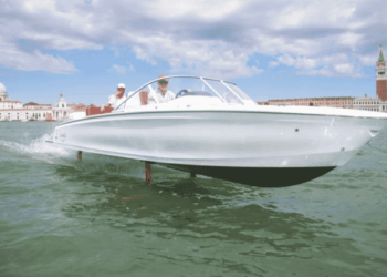 Photos: This Flying Electric Boat Aims To Save Venice From Sinking