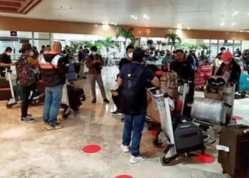 Filipino Seafarers Finally Return Home After Remaining Stranded For Months In China