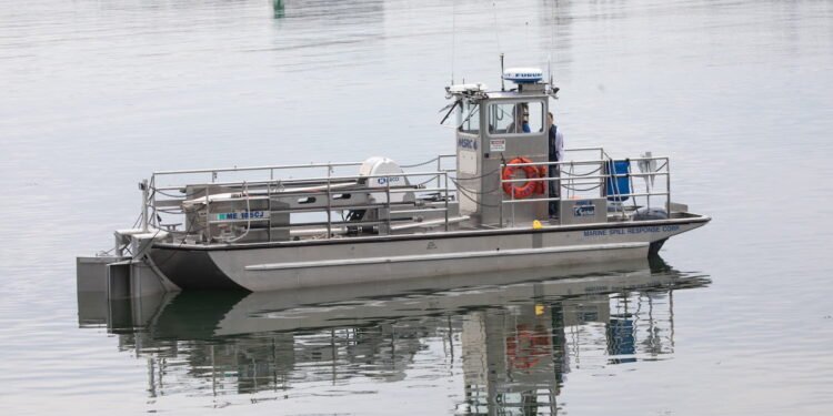 sea machines autonomous skimmer vessel