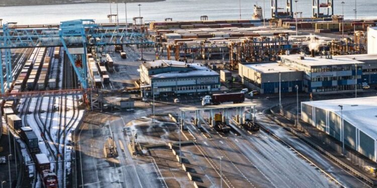 APM Terminals Accelerates Real-Time Data Availability