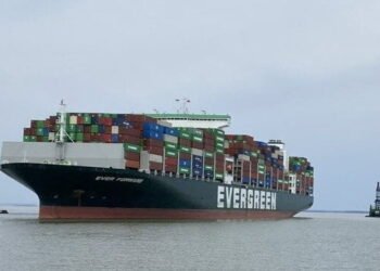 Ever Forward fails to move during refloating attempt