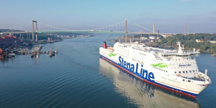 World’s First Methanol Powered Ferry Now Runs On Recycled Methanol