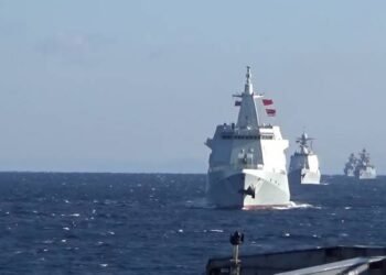 Russian, Chinese Warships Hold First Joint Patrols in the Pacific