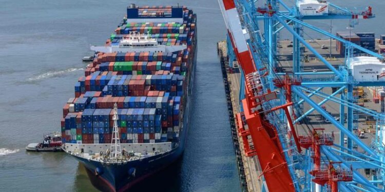 APM Terminals Elizabeth Welcomes Largest Container Ship To Call United States East Coast