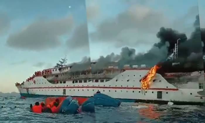 Video People Jump Into Sea After Indonesian Passenger Ship Catches