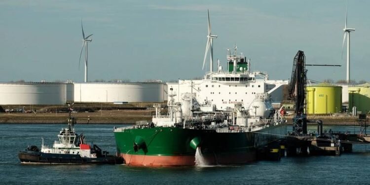 UK Urges G7, NATO Nations to Ban Russian Ships UK Urges G7, NATO Nations to Ban Russian Ships