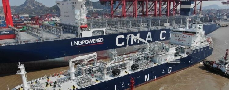 CMA CGM And SIPG Jointly Completed Shanghai Port & & China’s First Bonded LNG SIMOPS Bunkering