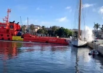 video collision sinks luxury sailing yacht