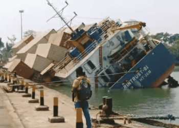 Marintrust 01 capsize kolkata port