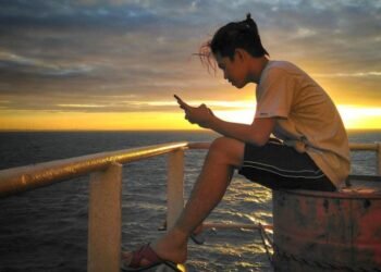 Seafarers win commitment to mandatory internet access in international law