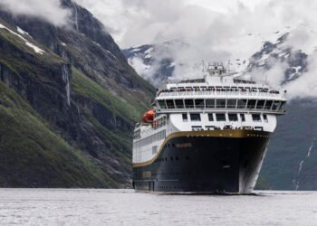 First Silent And Emission-Free Sailing Into A World Heritage Fjord Made Possible By Corvus ESS