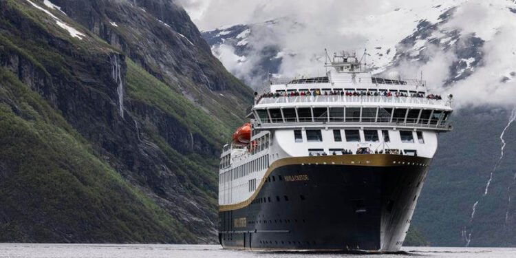First Silent And Emission-Free Sailing Into A World Heritage Fjord Made Possible By Corvus ESS