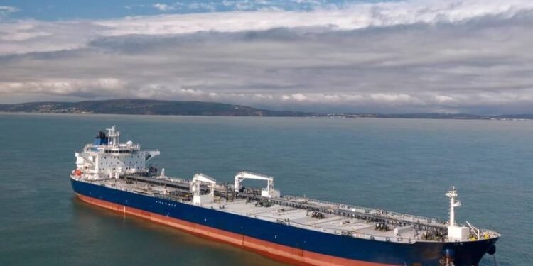 UK to Phase Out Russian Oil Imports By End of 2022