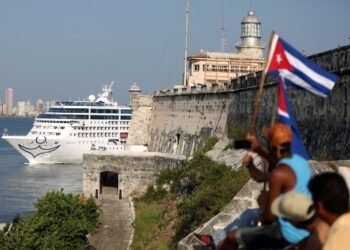 FILE PHOTO: U.S. Carnival cruise ship Adonia arrives at the Havana bay, the first cruise liner to sail between the United States and Cuba since Cuba's 1959 revolution