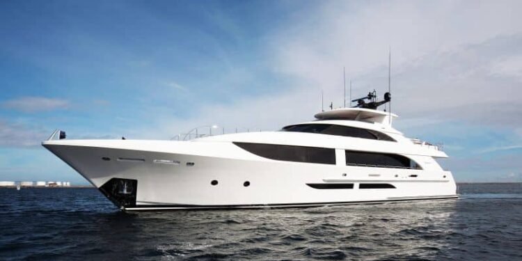 Rolls-Royce To Deliver MTU Series 2000 IMO III Yacht Engines To United States For First Time Rolls-Royce is delivering its new generation mtu Series 2000 engines which comply with the strict emissions regulations IMO III and EPA Tier 3 for a Westport 125 yacht. It's the first time these engines are delivered for a yacht to be built in the US. Rolls-Royce liefert erstmals seine umweltfreundlichsten mtu-Marinemotoren der Baureihe 2000 für eine Yacht, die in den USA gebaut wird. Zwei Motoren des Typs 16V 2000 M97L werden in eine Westport-125-Yacht eingebaut.