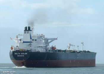 Major Buyers of Russian Oil Struggle with Bank Guarantees